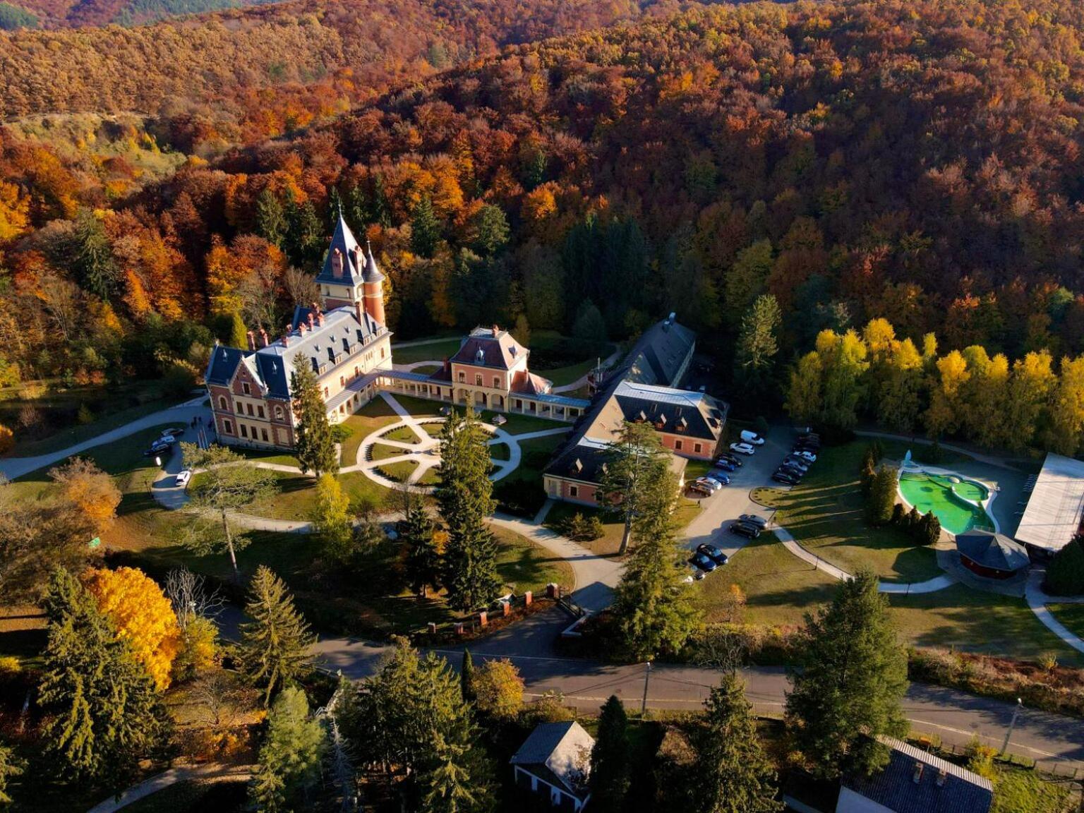 Kastelyhotel Sasvar Resort Parádsasvár المظهر الخارجي الصورة