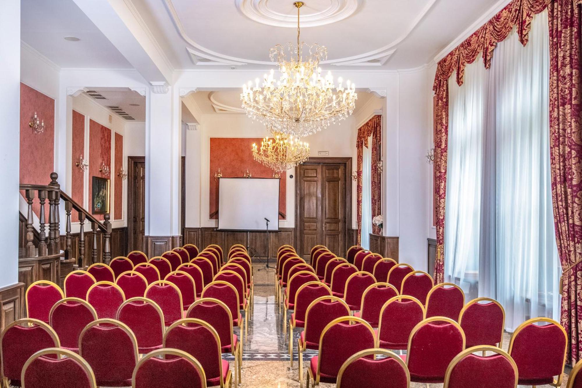 Kastelyhotel Sasvar Resort Parádsasvár المظهر الخارجي الصورة