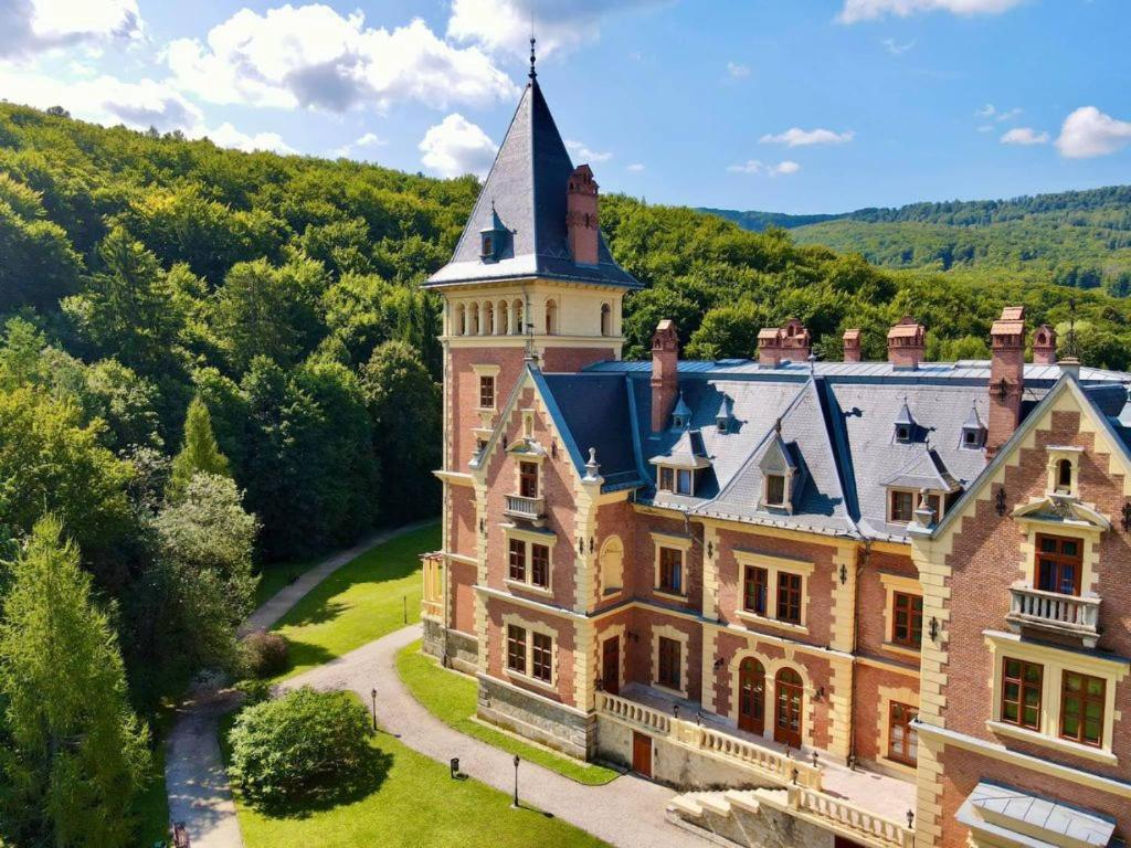 Kastelyhotel Sasvar Resort Parádsasvár المظهر الخارجي الصورة