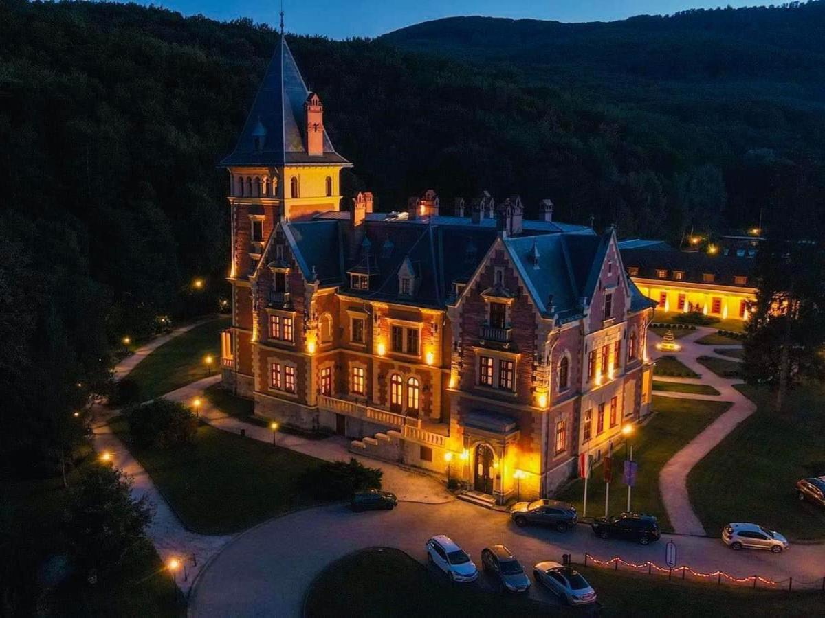 Kastelyhotel Sasvar Resort Parádsasvár المظهر الخارجي الصورة