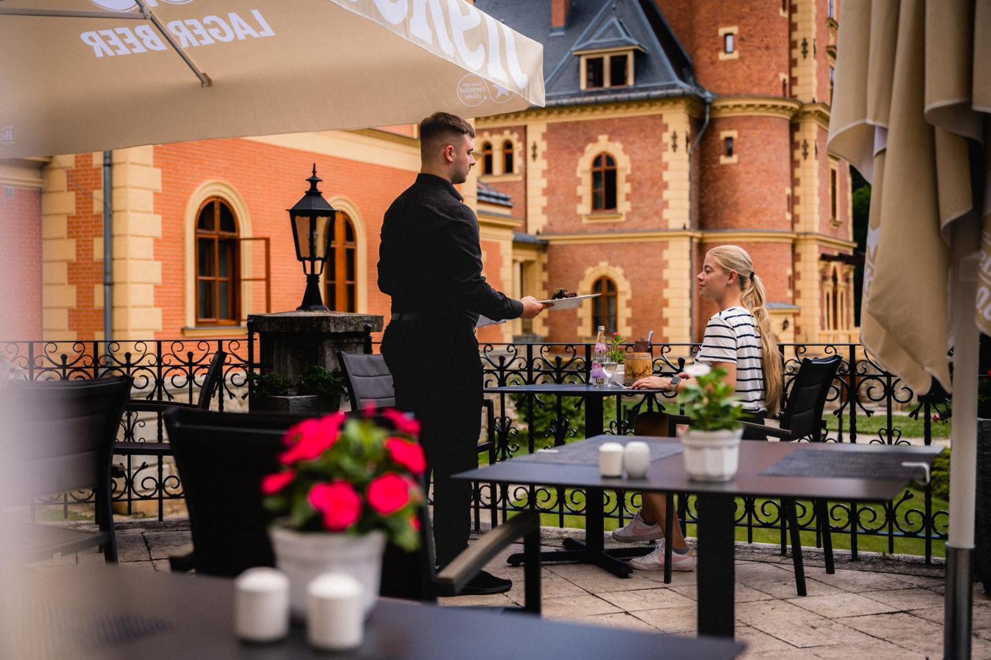 Kastelyhotel Sasvar Resort Parádsasvár المظهر الخارجي الصورة