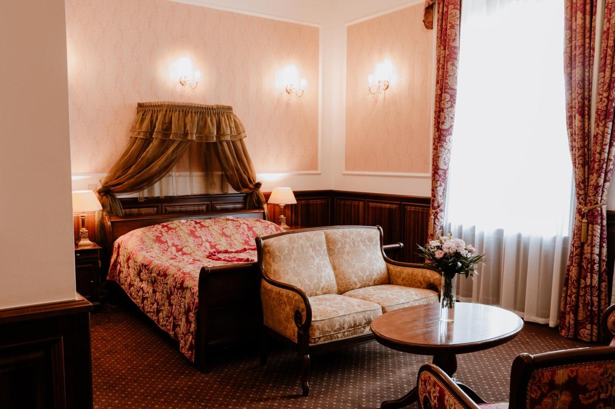 Kastelyhotel Sasvar Resort Parádsasvár المظهر الخارجي الصورة