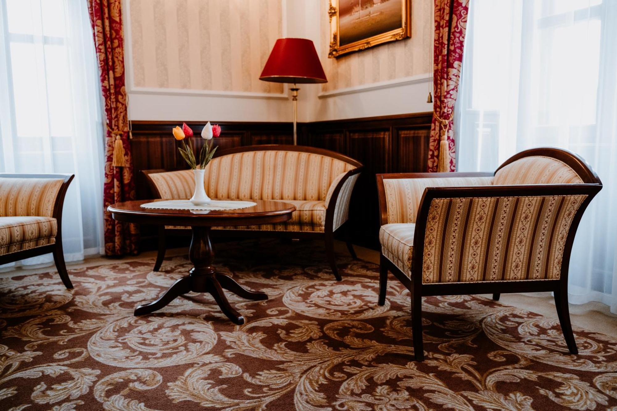 Kastelyhotel Sasvar Resort Parádsasvár المظهر الخارجي الصورة