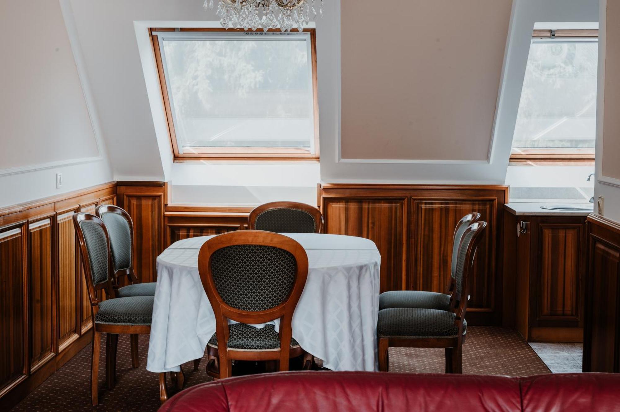 Kastelyhotel Sasvar Resort Parádsasvár المظهر الخارجي الصورة