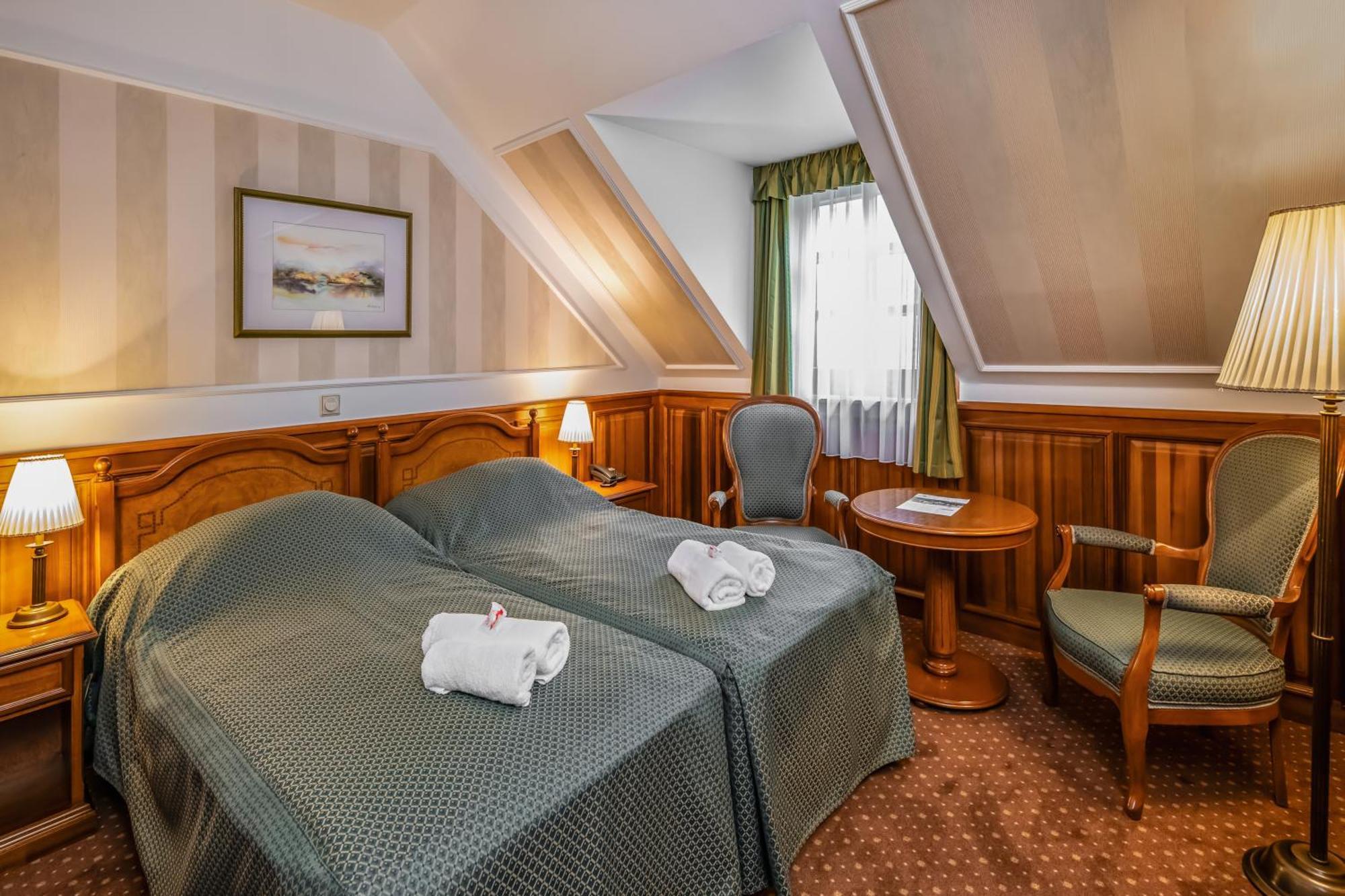 Kastelyhotel Sasvar Resort Parádsasvár المظهر الخارجي الصورة