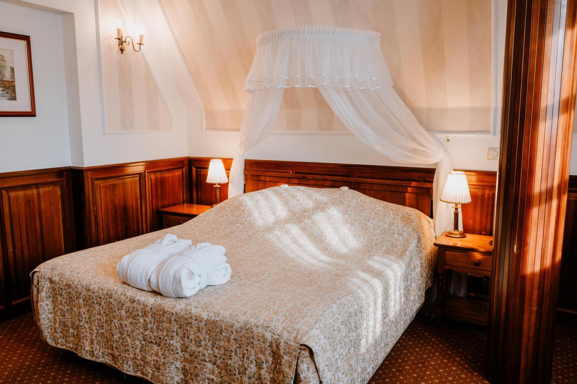 Kastelyhotel Sasvar Resort Parádsasvár المظهر الخارجي الصورة